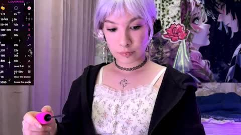 Lola online show from October 2025 07:10:02 PM