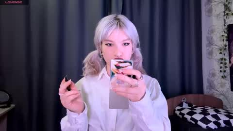 Lola online show from October 2025 07:14:02 PM