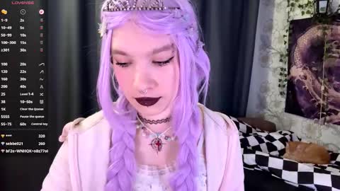 Lola online show from October 2025 07:47:02 PM