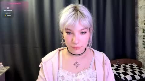 Lola online show from October 2025 06:10:02 PM