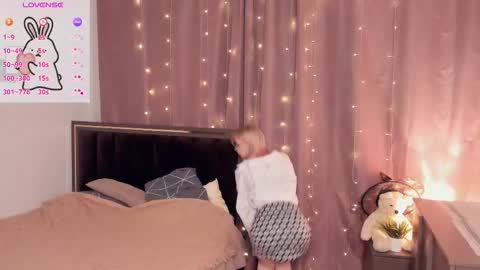 Snapshot of lidiaklemencic chatting on October 2025 07:14:02 PM Ann online show from October 2025 07:14:02 PM