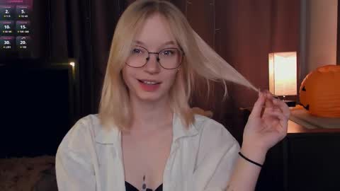 Snapshot of lidiaklemencic chatting on October 2025 07:36:02 PM Ann online show from October 2025 07:36:02 PM