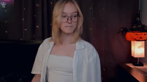 Snapshot of lidiaklemencic chatting on October 2025 07:25:01 PM Ann online show from October 2025 07:25:01 PM