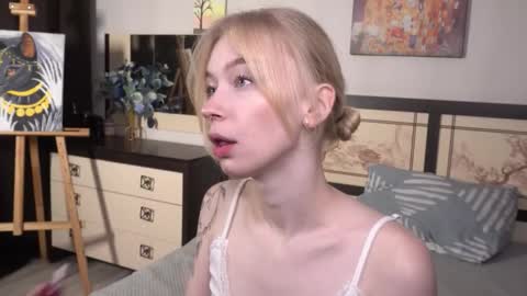 Snapshot of lidiaklemencic chatting on November 2025 07:04:02 PM Ann online show from November 2025 07:04:02 PM