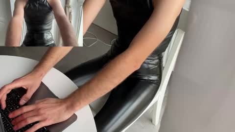 Snapshot of liferacw chatting on September 2025 02:32:01 PM SofieXxxDoll online show from September 2025 02:32:01 PM