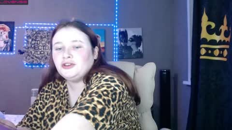 light_lunaa online show from June 2026 04:52:02 PM