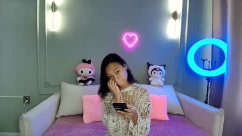 Lihn Pham online show from December 2025 03:33:01 AM