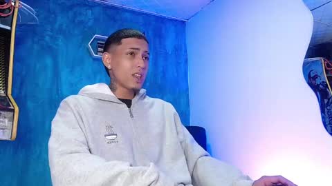 Snapshot of liiaam_lee_ chatting on January 2025 01:03:01 PM Daniel online show from January 2025 01:03:01 PM