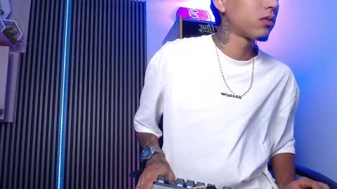 Snapshot of liiaam_lee_ chatting on March 2025 01:59:02 PM Daniel online show from March 2025 01:59:02 PM