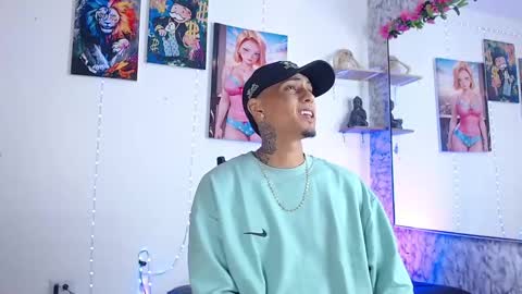 Snapshot of liiaam_lee_ chatting on September 2025 01:35:02 PM Daniel online show from September 2025 01:35:02 PM