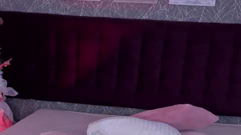 Lia  online show from December 2025 08:24:02 PM