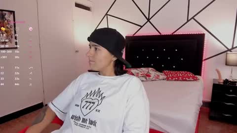 liiam_smith_ online show from January 2025 11:53:02 AM