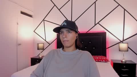 liiam_smith_ online show from February 2025 12:00:01 PM