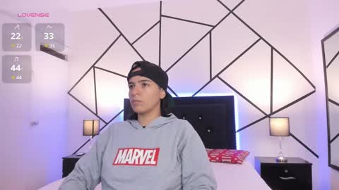 liiam_smith_ online show from March 2025 11:47:02 AM