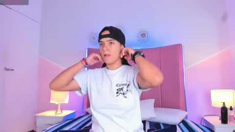 liiam_smith_ online show from September 2025 12:40:02 PM