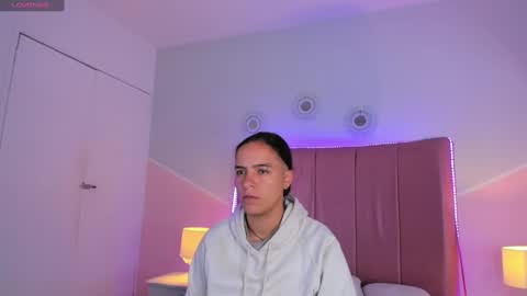 liiam_smith_ online show from September 2025 01:05:02 PM