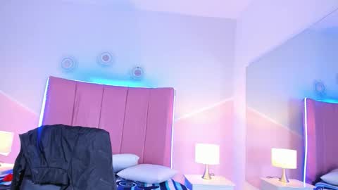 liiam_smith_ online show from October 2025 01:23:01 PM