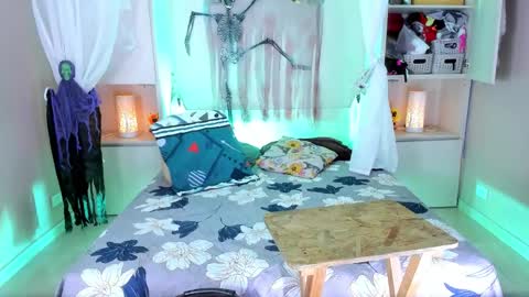         online show from October 2025 11:44:02 AM