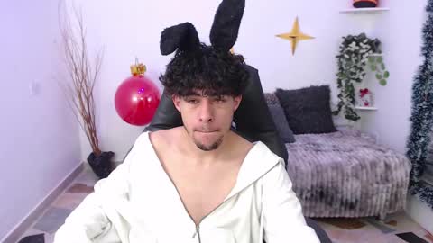 Snapshot of liil_boy chatting on December 2025 12:44:02 PM Lil Boy- online show from December 2025 12:44:02 PM