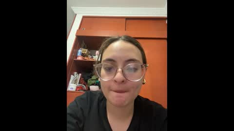 Snapshot of liilaaaa23 chatting on October 2025 10:31:01 PM liilaaaa23 online show from October 2025 10:31:01 PM