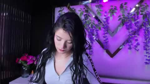 Snapshot of liinzy_rouse chatting on April 2026 03:24:01 PM Brittany online show from April 2026 03:24:01 PM