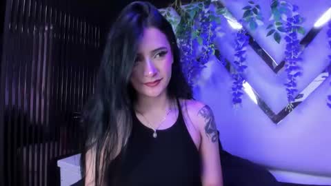 Snapshot of liinzy_rouse chatting on April 2026 05:00:02 AM Brittany online show from April 2026 05:00:02 AM