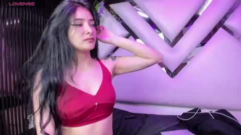 Snapshot of liinzy_rouse chatting on July 2026 04:27:02 PM Brittany online show from July 2026 04:27:02 PM