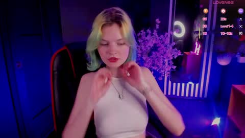 lika_sky online show from May 2026 04:14:01 PM