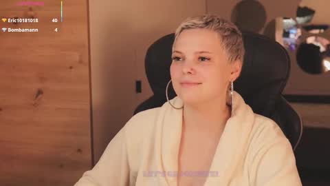 likaaberry online show from November 2025 11:08:02 PM