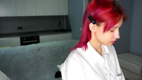 Emi online show from October 2025 12:04:01 PM