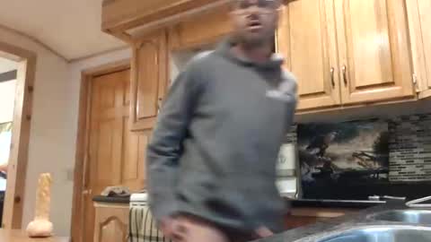 Snapshot of likedoingit69 chatting on October 2025 04:18:01 PM St pierre online show from October 2025 04:18:01 PM