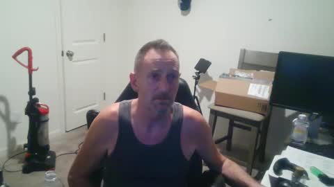 Snapshot of likeymikesit chatting on October 2025 11:42:01 AM MIKE online show from October 2025 11:42:01 AM
