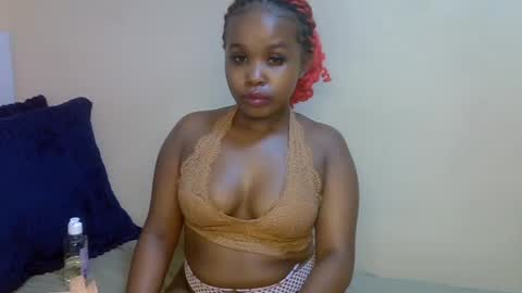 Snapshot of lil__cupcake chatting on July 2026 02:05:17 AM lil__cupcake online show from July 2026 02:05:17 AM