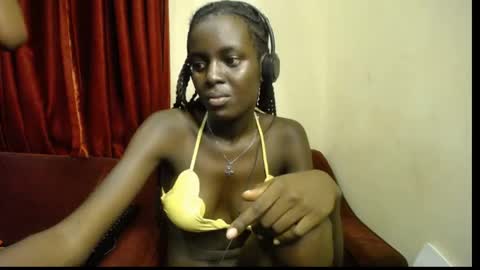 Snapshot of lil_doll_melanin chatting on May 2026 03:12:01 AM Uni online show from May 2026 03:12:01 AM