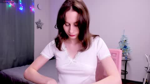 Snapshot of lil_ember chatting on December 2024 12:03:02 AM Little Amber Guys please if its not difficult for you give it a thumbs up online show from December 2024 12:03:02 AM