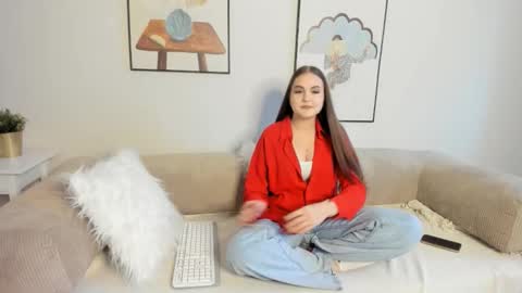 Snapshot of lil_honey_bunny chatting on October 2025 02:40:02 AM Emma online show from October 2025 02:40:02 AM