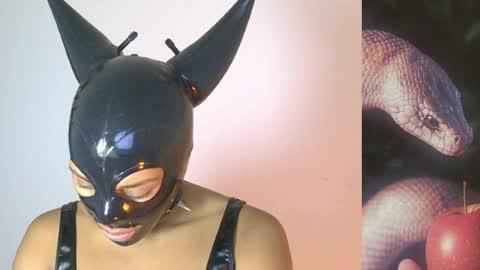 Snapshot of lil_ith chatting on May 2026 02:05:02 AM Lilith online show from May 2026 02:05:02 AM
