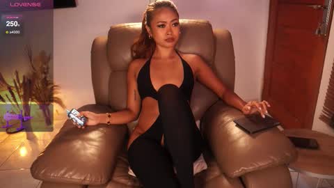 Miss K online show from November 2025 01:05:01 AM