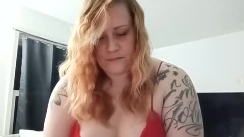 Snapshot of lil_nelli8 chatting on April 2026 08:06:01 AM lil_nelli8 online show from April 2026 08:06:01 AM