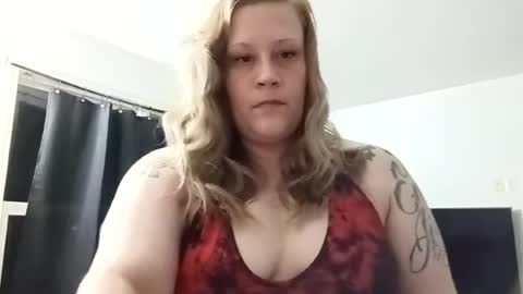 Snapshot of lil_nelli8 chatting on June 2026 06:48:02 AM lil_nelli8 online show from June 2026 06:48:02 AM