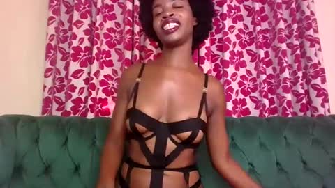 Snapshot of lil_paula chatting on January 2025 07:25:01 AM serenity online show from January 2025 07:25:01 AM