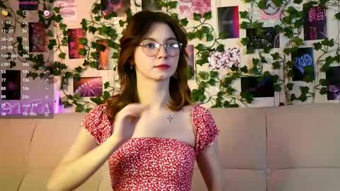 Snapshot of lil_raysss chatting on February 2025 04:43:01 AM lil_raysss online show from February 2025 04:43:01 AM