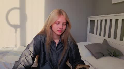 Emma online show from October 2025 10:04:01 AM