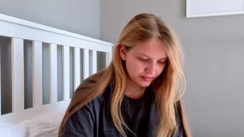 Emma online show from April 2026 08:40:02 AM