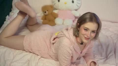 Snapshot of lil_tweety chatting on October 2025 01:06:01 AM Rina online show from October 2025 01:06:01 AM