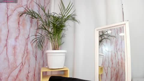 Lila online show from February 2025 10:43:01 PM