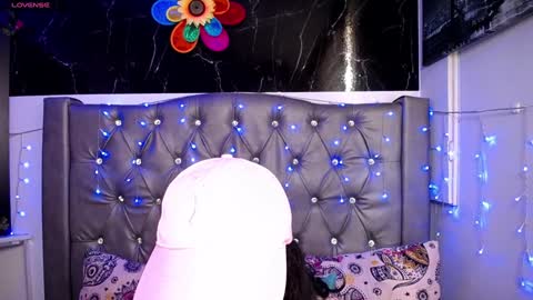   online show from December 2024 06:53:02 PM