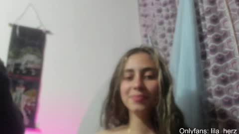 Snapshot of lila_herz chatting on January 2025 06:15:02 AM Ren online show from January 2025 06:15:02 AM