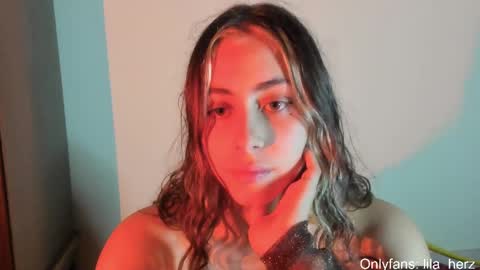 Snapshot of lila_herz chatting on February 2025 04:52:01 AM Ren online show from February 2025 04:52:01 AM