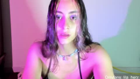 Snapshot of lila_herz chatting on March 2025 02:30:02 AM Ren online show from March 2025 02:30:02 AM